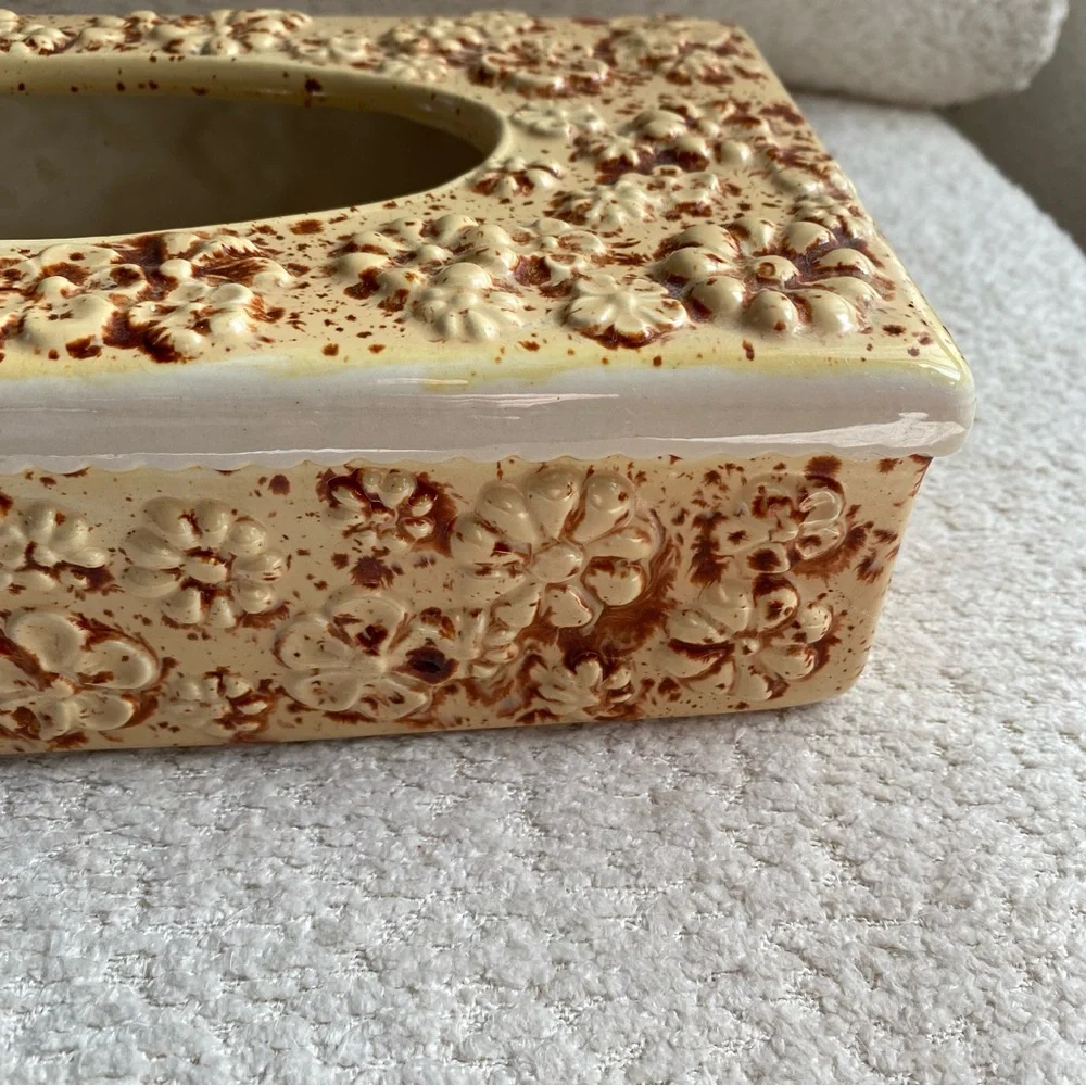Vintage Mid Century Ceramic Tissue Box Cover Daisy Flower Design Flower Power